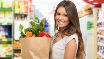 Что съесть, чтобы поднять настроение: 10 продуктов, которые способны прогнать грусть